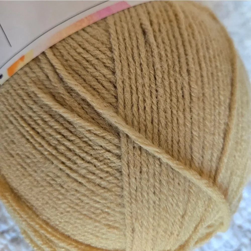 Lion Brand Pound of Love Yarn 2 Skeins Color:STRAW (TAN)16 OZ EA 2040 YDS TOTAL